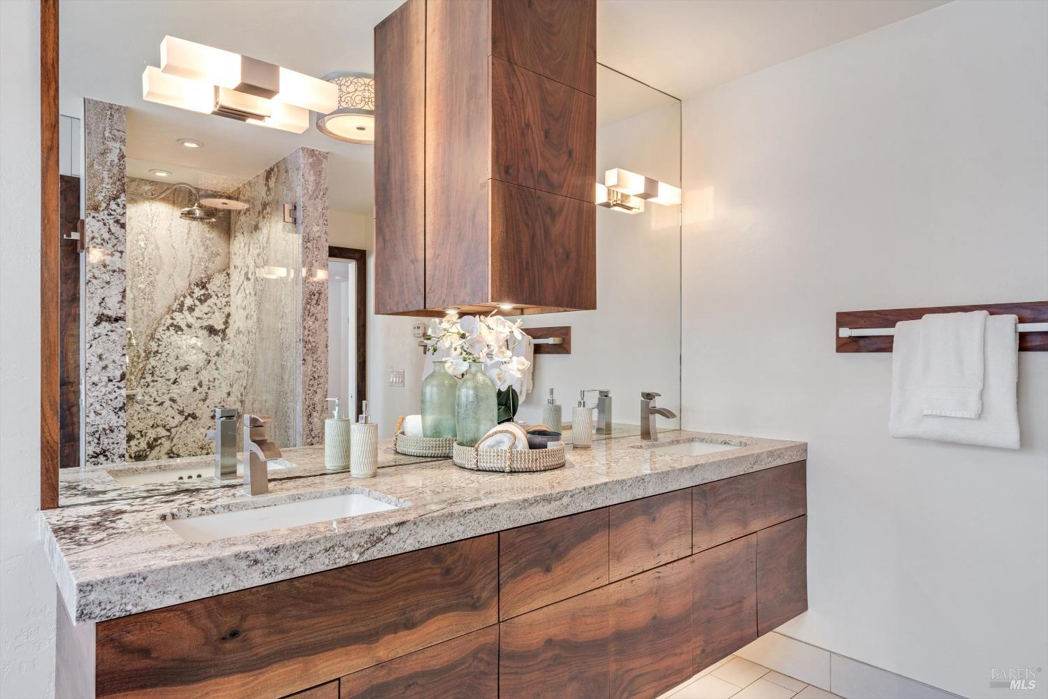 Detail Gallery Image 20 of 56 For 10014 Herb Rd, Windsor,  CA 95492 - 6 Beds | 3 Baths