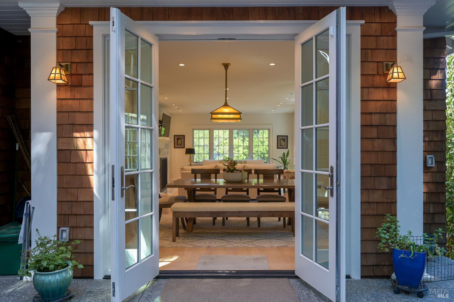 Detail Gallery Image 27 of 38 For 216 Laurel Ave, San Anselmo,  CA 94960 - 5 Beds | 3/1 Baths