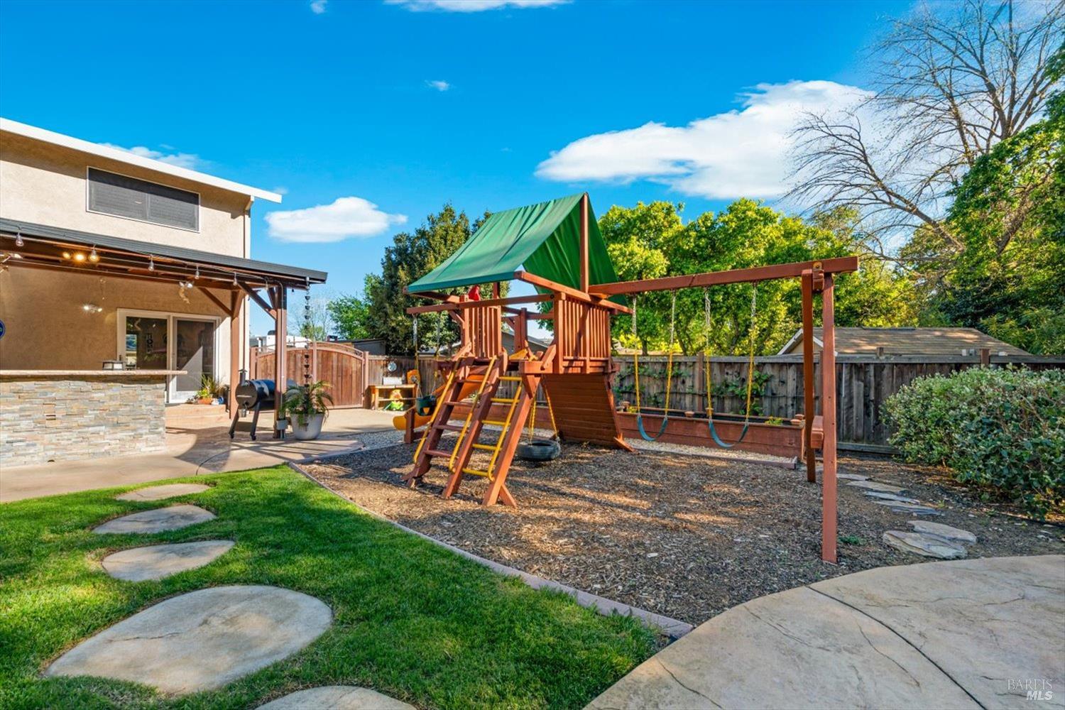 Detail Gallery Image 91 of 99 For 104 Westwood St, Vacaville,  CA 95688 - 5 Beds | 2/1 Baths