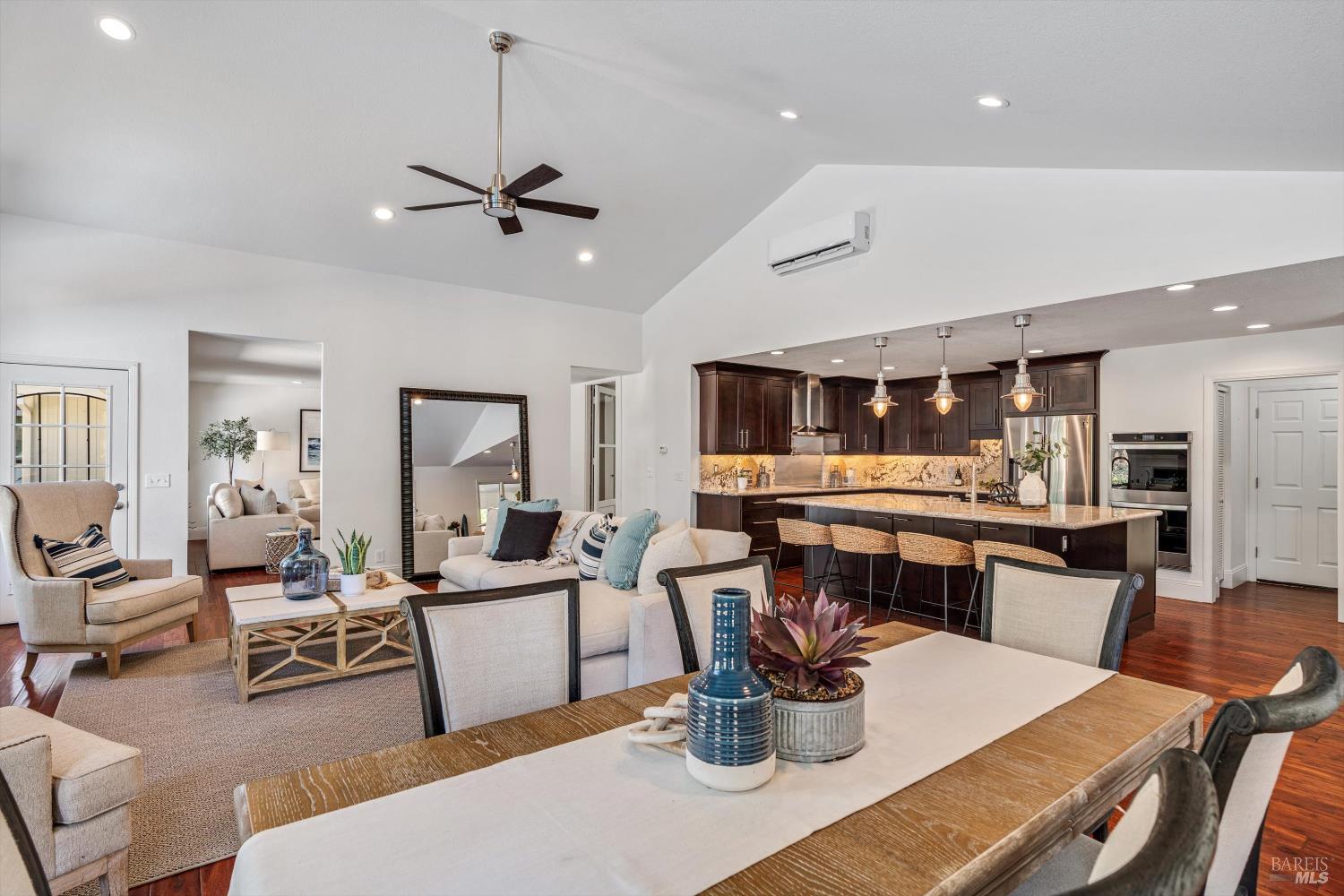 Detail Gallery Image 11 of 56 For 10014 Herb Rd, Windsor,  CA 95492 - 6 Beds | 3 Baths