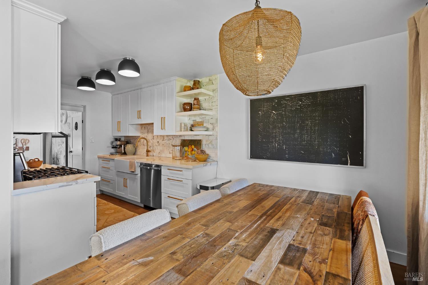 Detail Gallery Image 13 of 47 For 863 Oakwood Ave, Vallejo,  CA 94591 - 3 Beds | 1 Baths