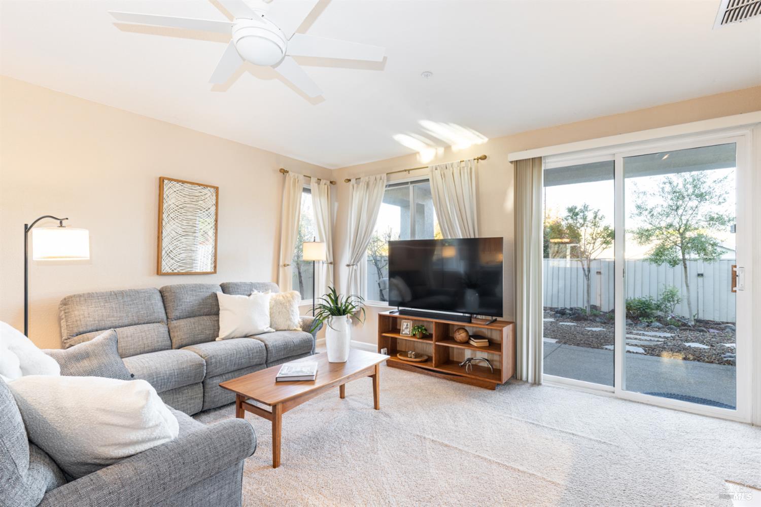 Detail Gallery Image 11 of 26 For 274 Red Mountain Dr, Cloverdale,  CA 95425 - 2 Beds | 2 Baths