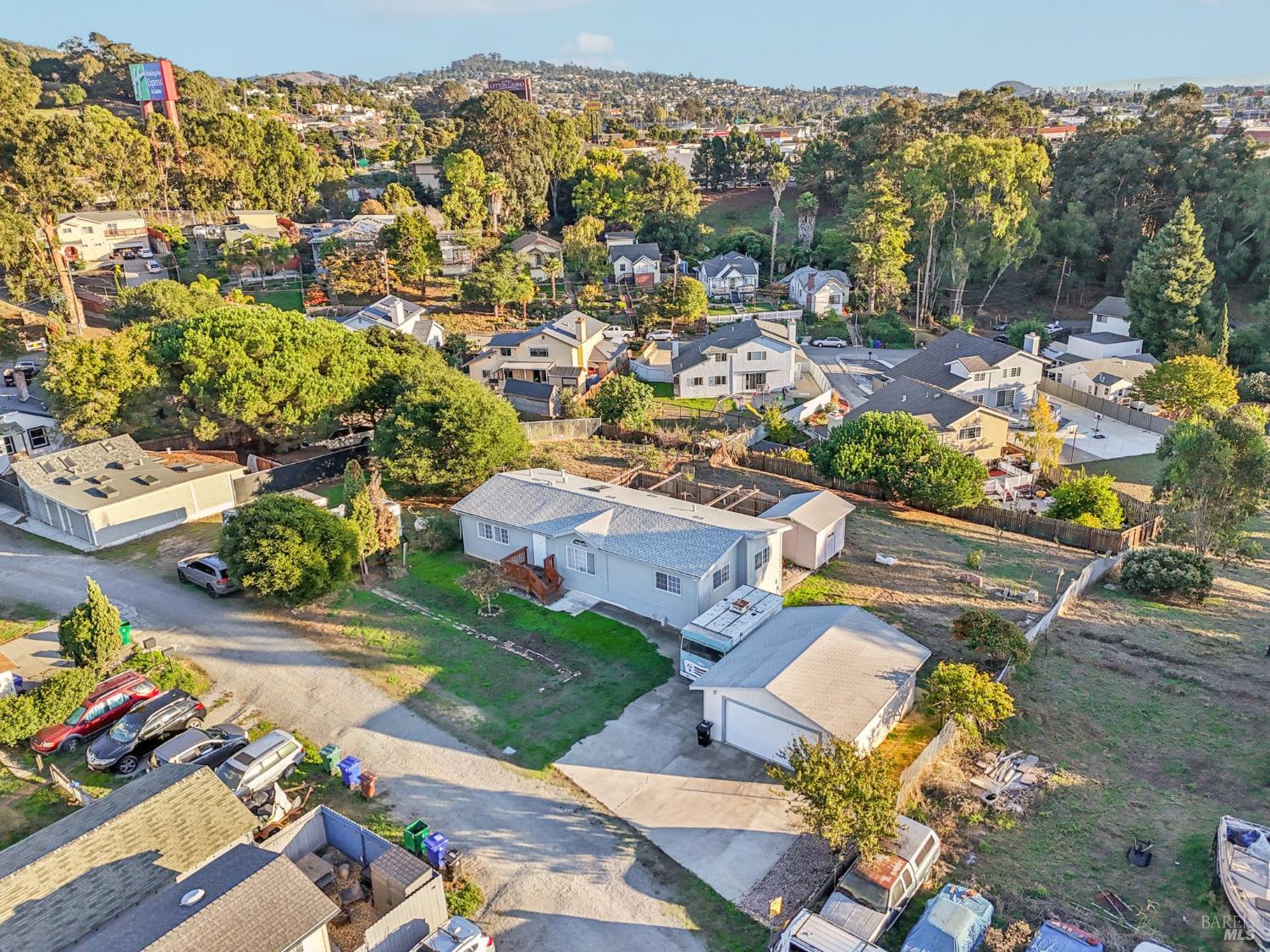 Detail Gallery Image 36 of 47 For 2704 Ridge Rd, San Pablo,  CA 94806 - 3 Beds | 2 Baths