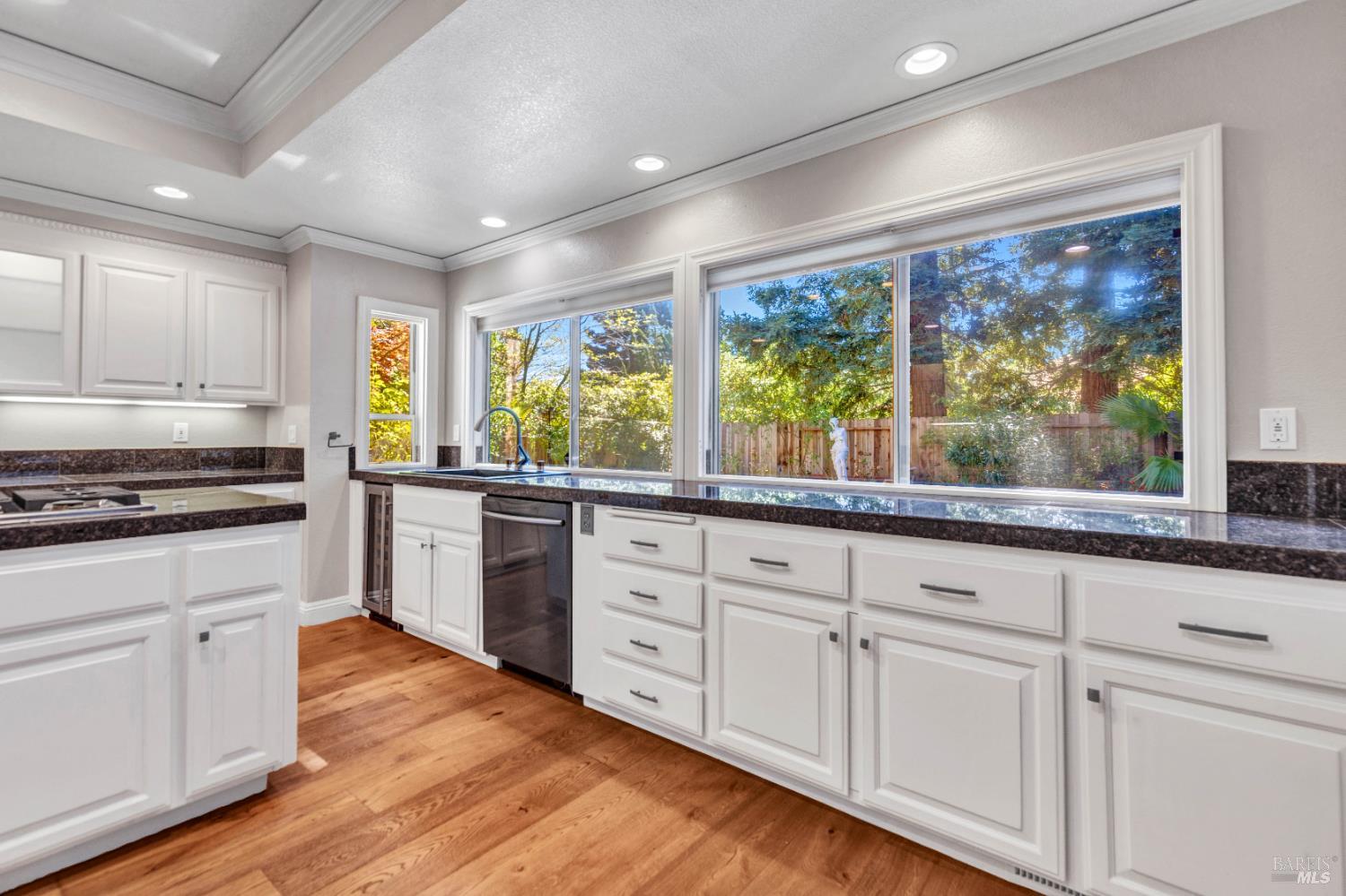 Detail Gallery Image 20 of 76 For 3229 Seminole Cir, Fairfield,  CA 94534 - 5 Beds | 3 Baths