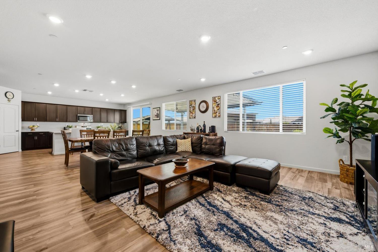 Detail Gallery Image 24 of 81 For 1685 Blossom Way, Dixon,  CA 95620 - 4 Beds | 3 Baths