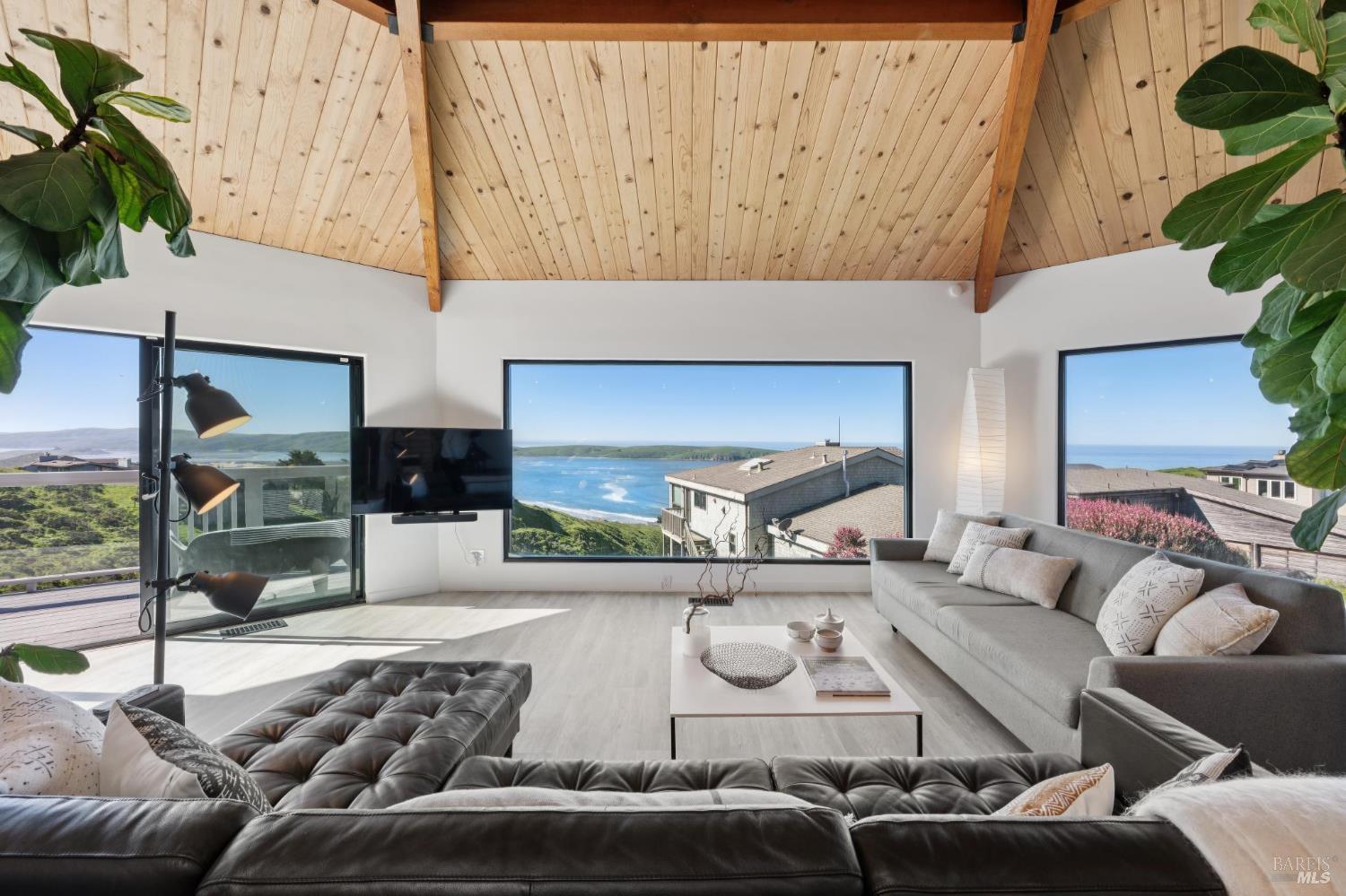 Detail Gallery Image 39 of 98 For 557 Oceana Dr, Dillon Beach,  CA 94929 - 3 Beds | 3 Baths