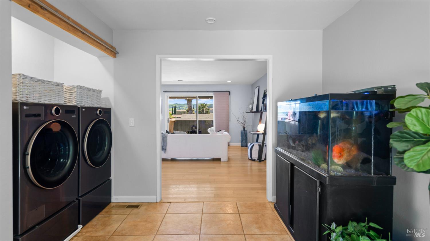 Detail Gallery Image 41 of 52 For 1229 Monte Vista Ct, Benicia,  CA 94510 - 3 Beds | 2 Baths