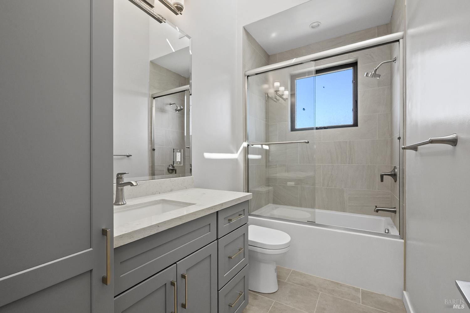 Detail Gallery Image 18 of 32 For 1292 Wikiup Dr, Santa Rosa,  CA 95403 - 2 Beds | 2 Baths