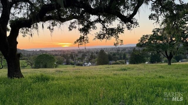 Detail Gallery Image 11 of 36 For 4808 Foxglove Ct, Santa Rosa,  CA 95405 - 4 Beds | 3 Baths