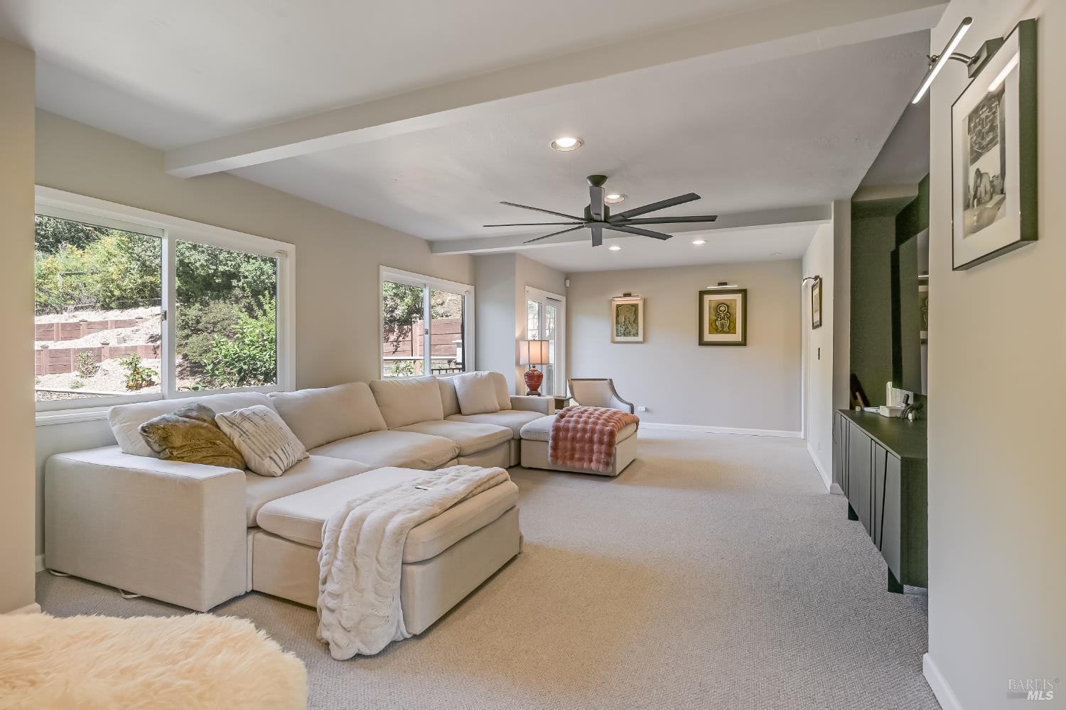 Detail Gallery Image 5 of 46 For 1676 Indian Valley Rd, Novato,  CA 94947 - 3 Beds | 4/1 Baths