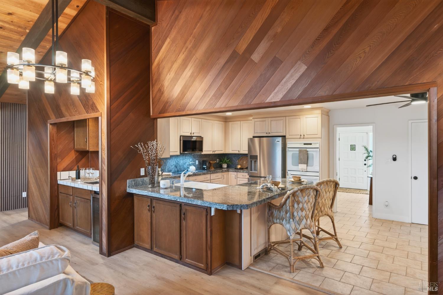 Detail Gallery Image 17 of 79 For 2447 Rigdon St, Napa,  CA 94558 - 5 Beds | 4 Baths