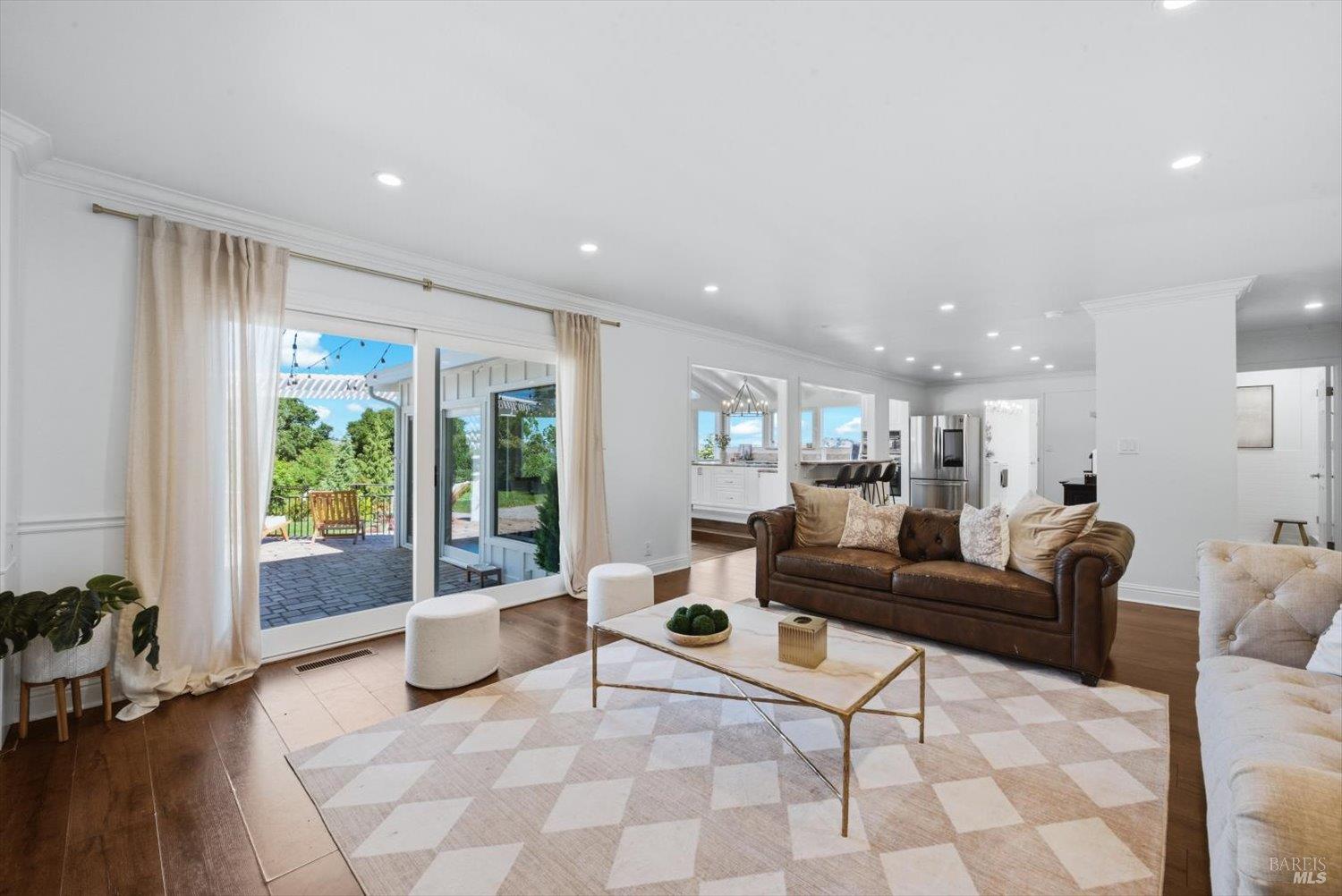 Detail Gallery Image 18 of 99 For 160 Wykoff Dr, Vacaville,  CA 95688 - 6 Beds | 4 Baths