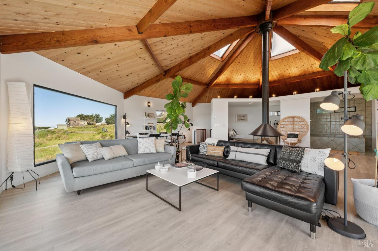 Detail Gallery Image 44 of 98 For 557 Oceana Dr, Dillon Beach,  CA 94929 - 3 Beds | 3 Baths