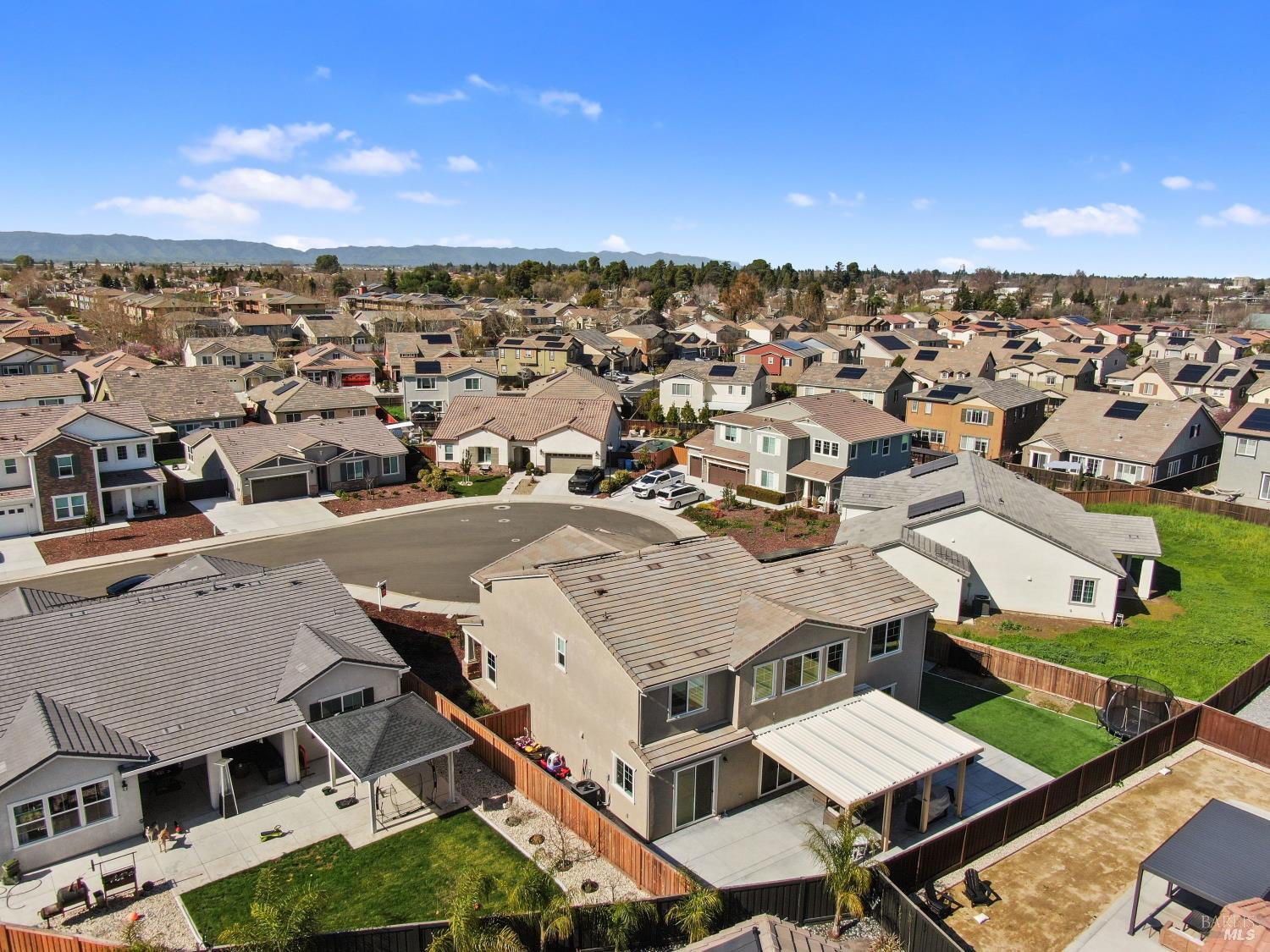 Detail Gallery Image 7 of 65 For 1245 Pacific Pl, Dixon,  CA 95620 - 5 Beds | 4 Baths