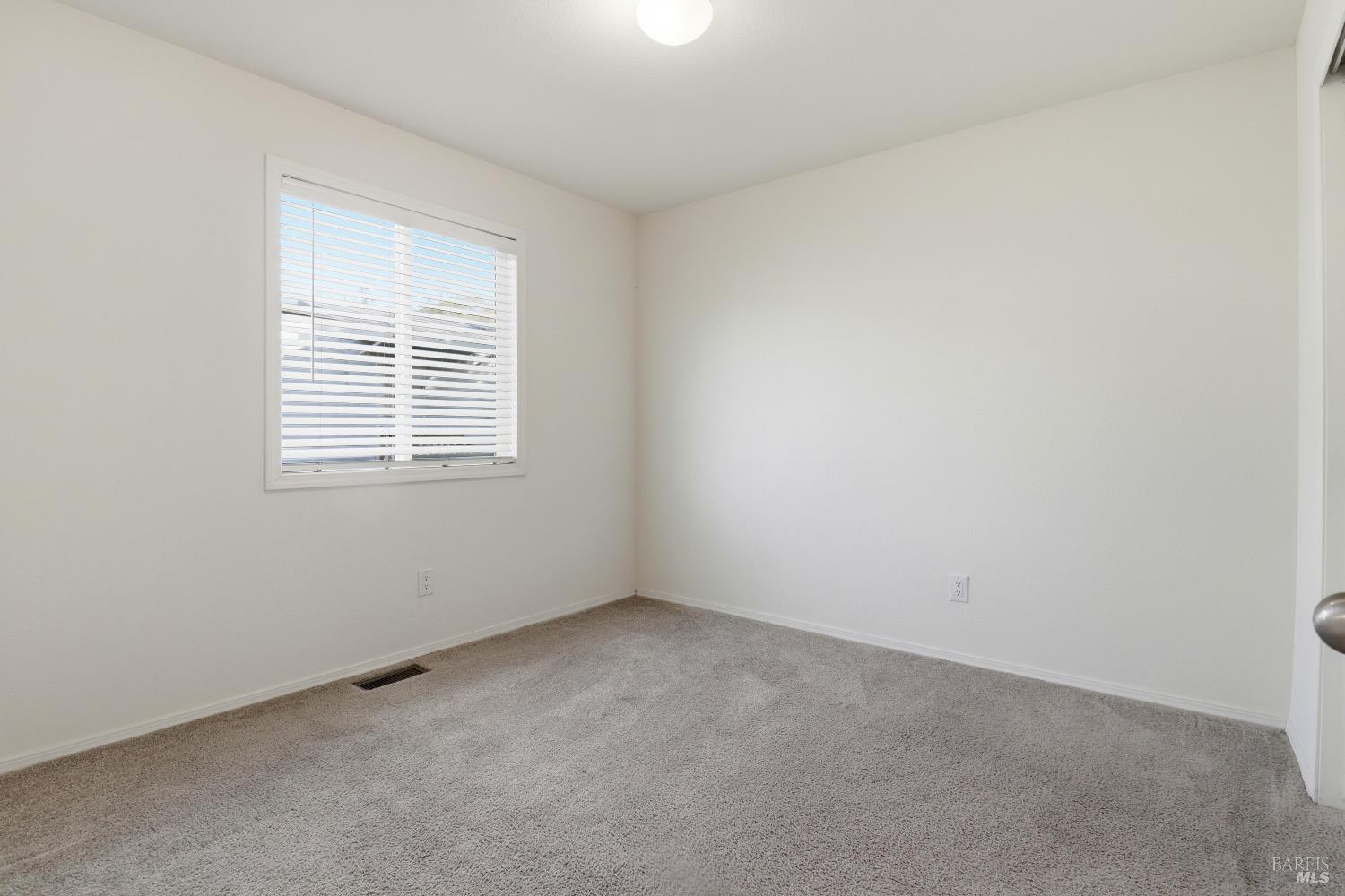 Detail Gallery Image 14 of 23 For 117 Silver Dr, Cotati,  CA 94931 - 2 Beds | 1 Baths