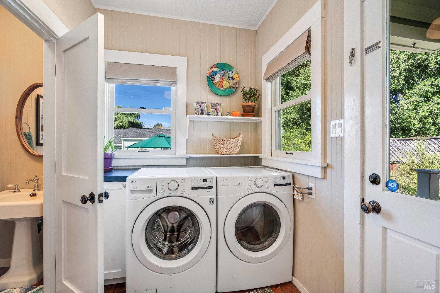 Detail Gallery Image 23 of 41 For 915 St Helena Ave, Santa Rosa,  CA 95404 - 4 Beds | 2/1 Baths