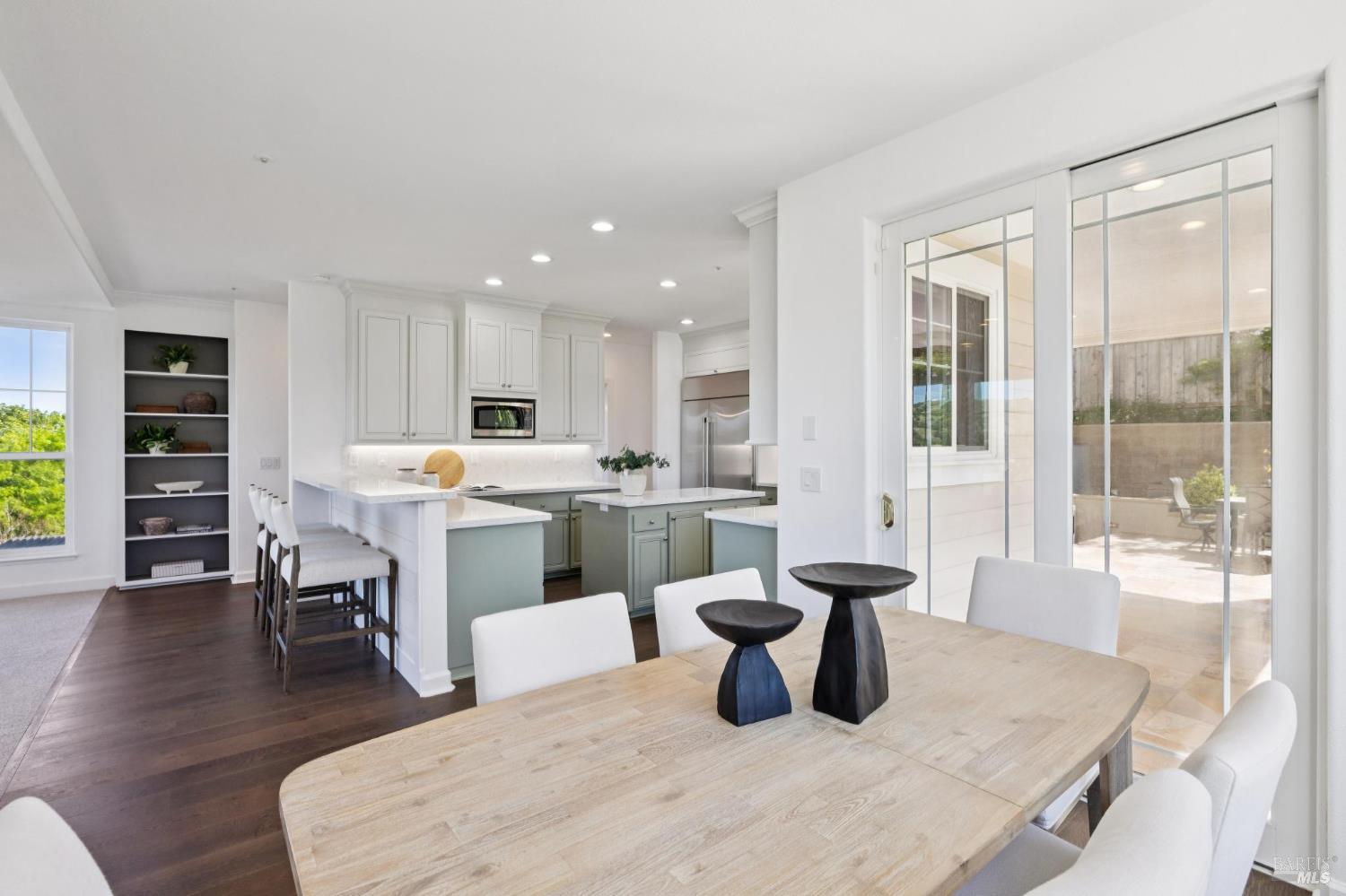 Detail Gallery Image 33 of 99 For 40 Miwok Dr, Novato,  CA 94947 - 5 Beds | 4/1 Baths