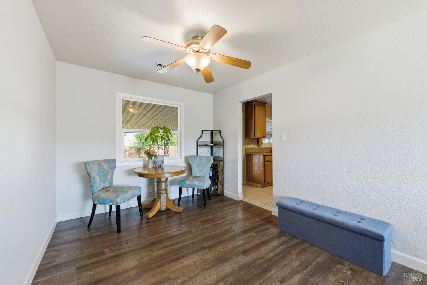 Detail Gallery Image 4 of 16 For 891 Rosewood Ave, Vallejo,  CA 94591 - 3 Beds | 1 Baths