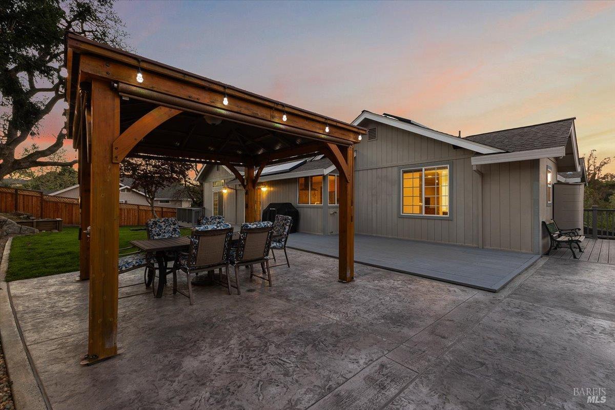 Detail Gallery Image 50 of 58 For 6081 Malcom Ln, Penngrove,  CA 94951 - 3 Beds | 2/1 Baths