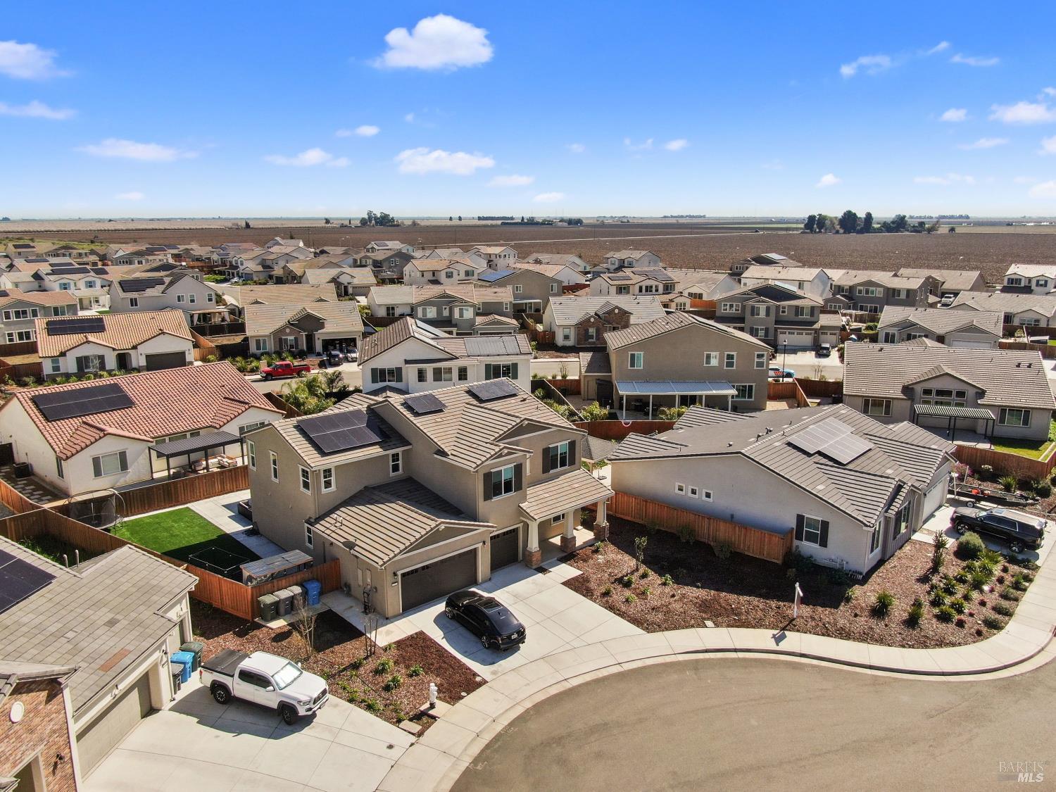 Detail Gallery Image 4 of 65 For 1245 Pacific Pl, Dixon,  CA 95620 - 5 Beds | 4 Baths