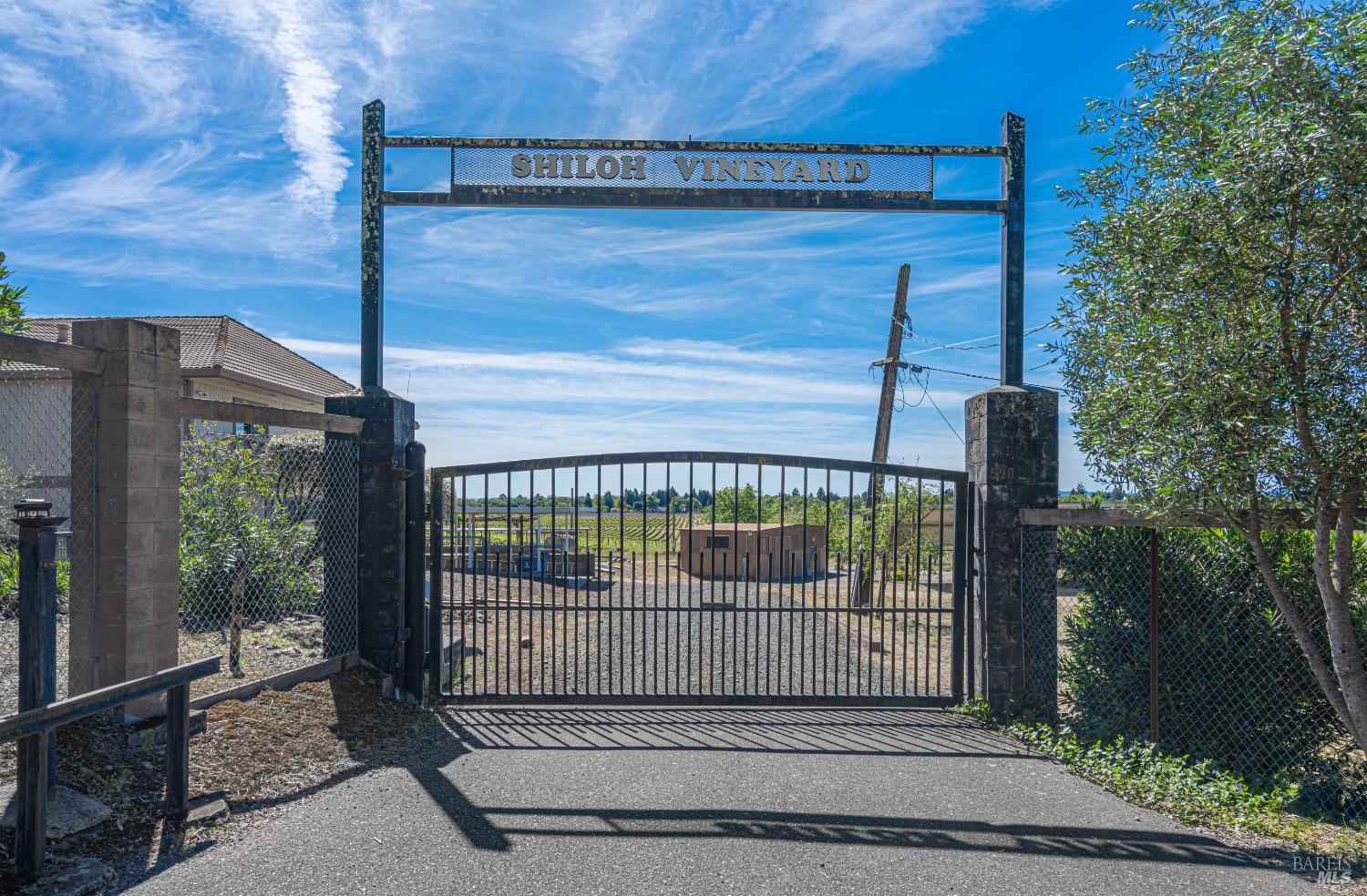 Detail Gallery Image 3 of 60 For 590 Pleasant Ave, Santa Rosa,  CA 95403 - 4 Beds | 3 Baths