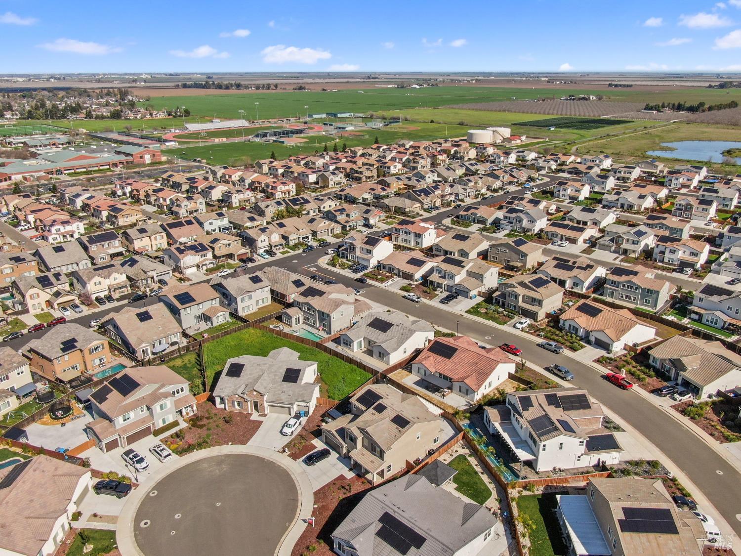 Detail Gallery Image 13 of 65 For 1245 Pacific Pl, Dixon,  CA 95620 - 5 Beds | 4 Baths