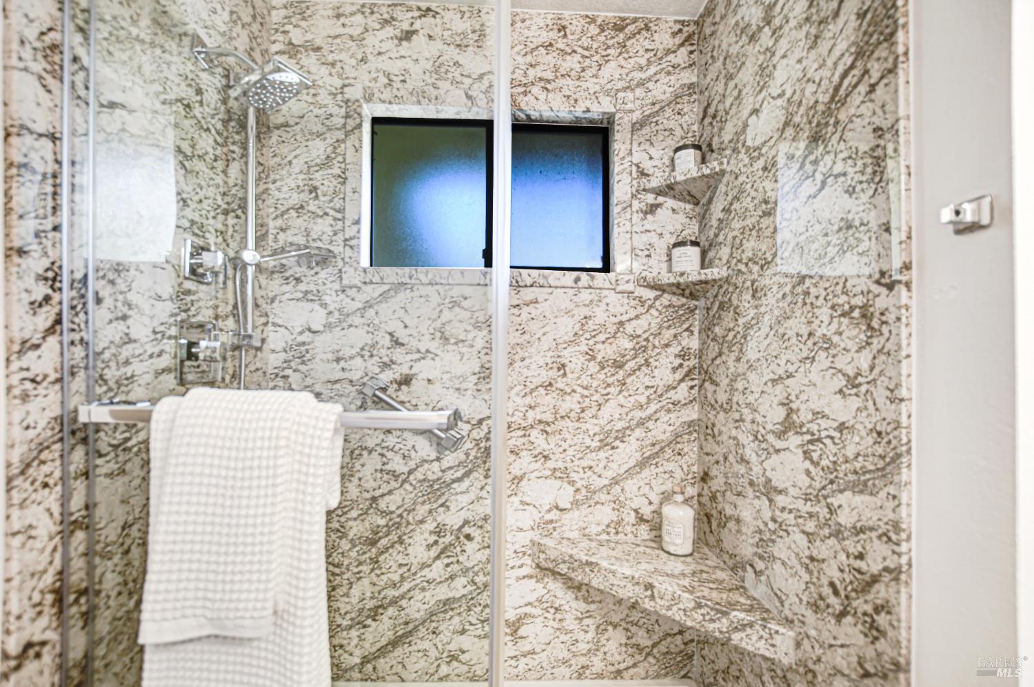 Detail Gallery Image 37 of 65 For 186 Barrio Way, Windsor,  CA 95492 - 3 Beds | 2 Baths