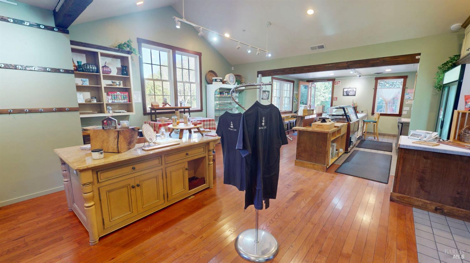 Detail Gallery Image 14 of 59 For 380 Bohemian Hwy, Freestone,  CA 95472 - 2 Beds | 2 Baths