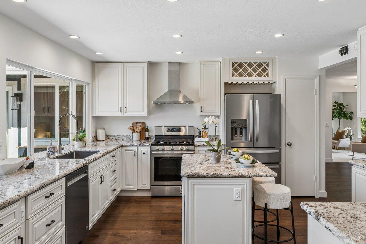 Detail Gallery Image 15 of 47 For 1619 Oneel Dr, Petaluma,  CA 94954 - 3 Beds | 2 Baths