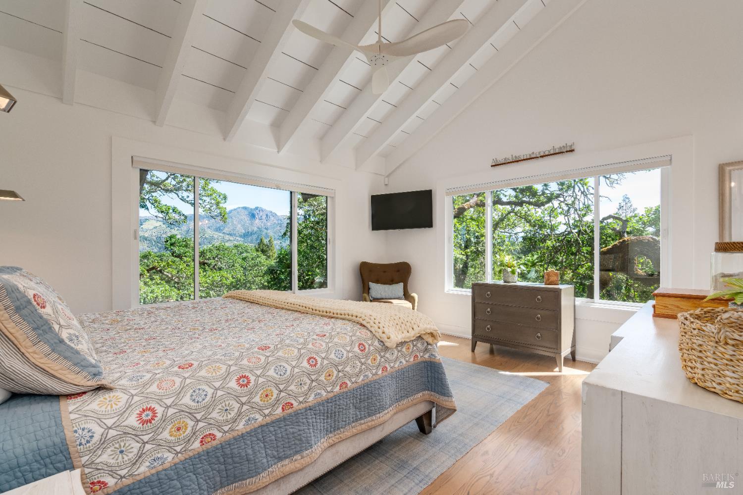 Detail Gallery Image 17 of 53 For 807 Wild Oak Dr, Santa Rosa,  CA 95409 - 3 Beds | 3/1 Baths