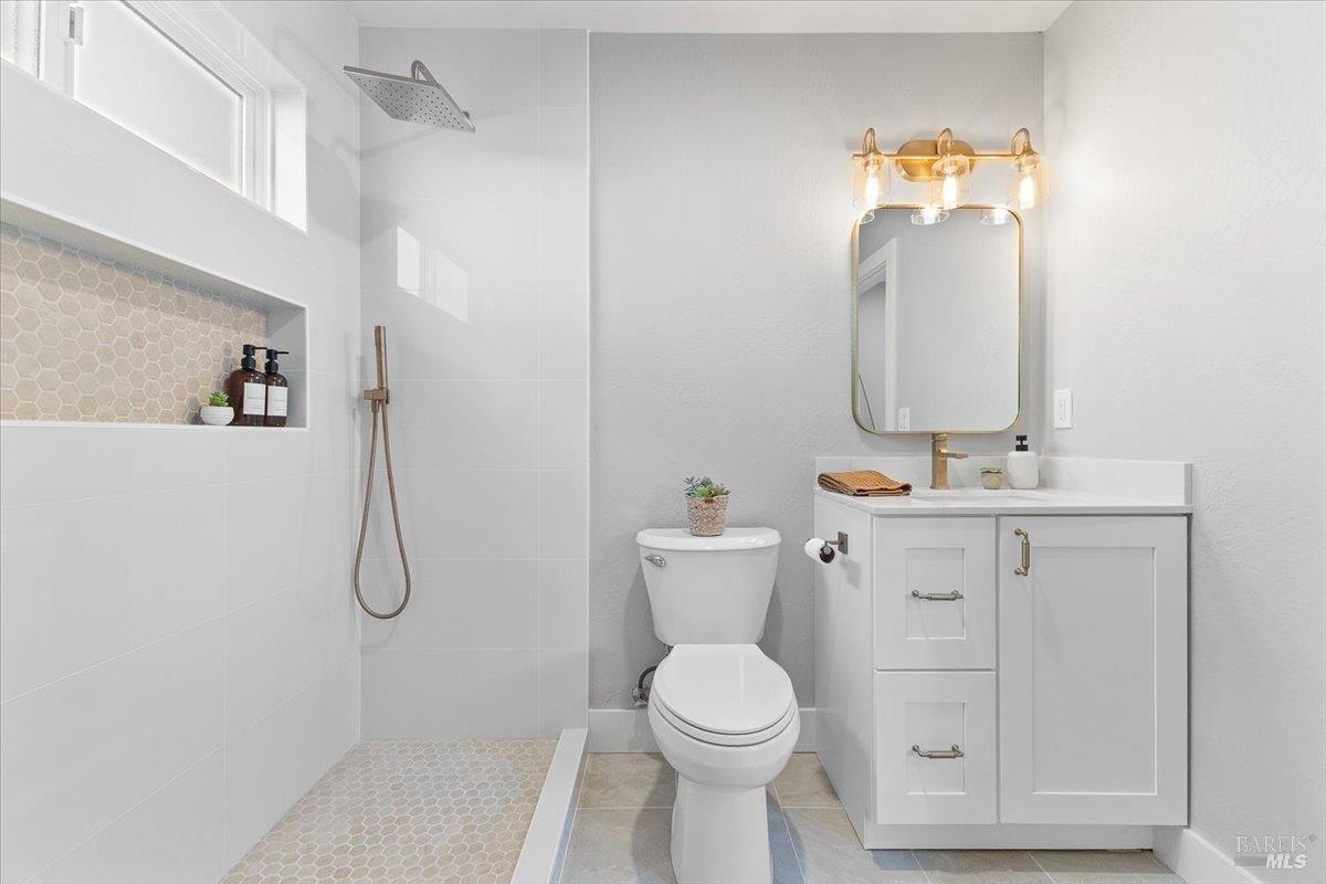 Detail Gallery Image 28 of 37 For 1622 Weaverly Dr, Petaluma,  CA 94954 - 3 Beds | 3 Baths