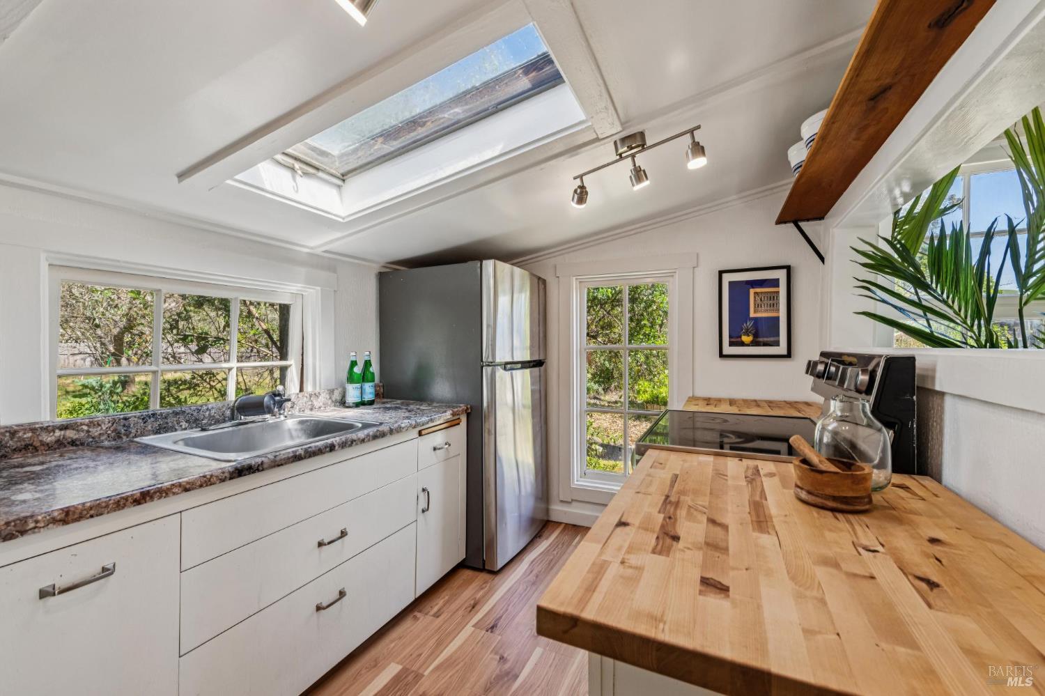 Detail Gallery Image 37 of 69 For 18 Cypress Rd, Point Reyes Station,  CA 94956 - 4 Beds | 1/1 Baths