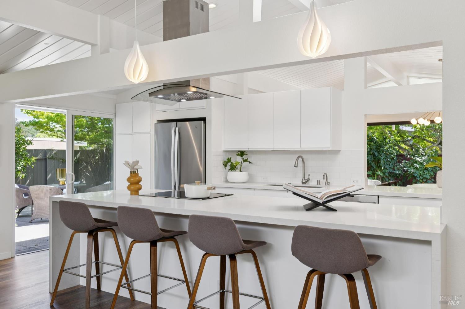 Detail Gallery Image 14 of 57 For 839 Greenberry Ln, San Rafael,  CA 94903 - 4 Beds | 2 Baths