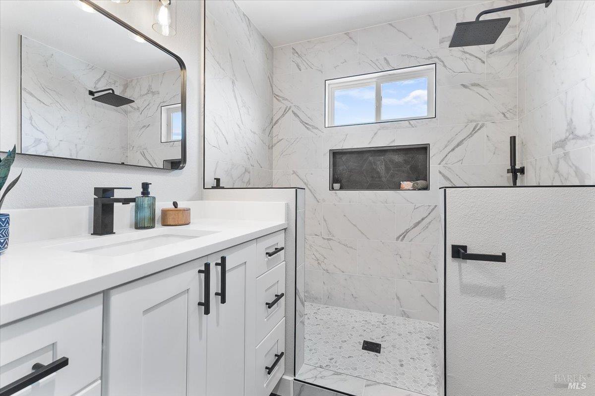 Detail Gallery Image 30 of 37 For 1622 Weaverly Dr, Petaluma,  CA 94954 - 3 Beds | 3 Baths