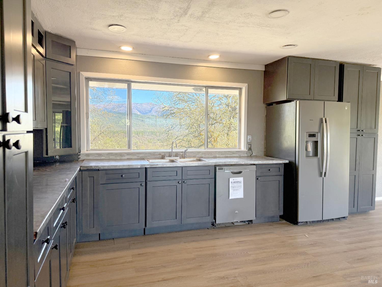 Detail Gallery Image 7 of 32 For 27150 Mendocino Pass Rd, Covelo,  CA 95428 - 2 Beds | 2 Baths