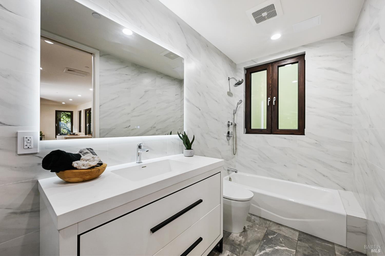 Detail Gallery Image 33 of 84 For 14685 Willow Rd, Guerneville,  CA 95446 - 3 Beds | 3 Baths