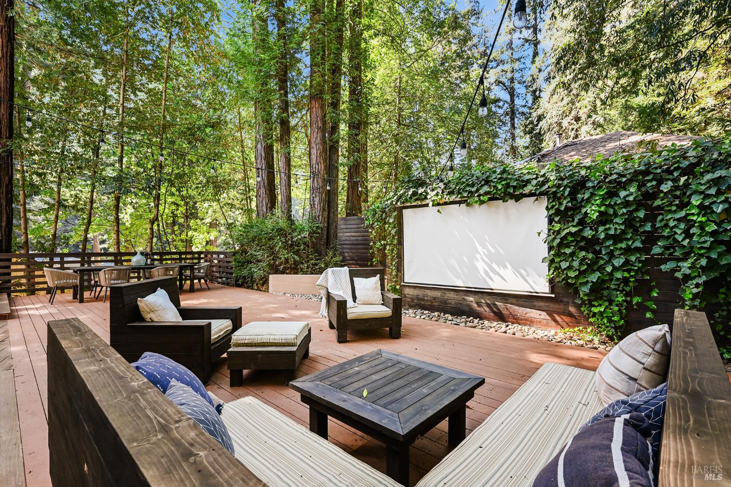 Detail Gallery Image 16 of 84 For 14685 Willow Rd, Guerneville,  CA 95446 - 3 Beds | 3 Baths