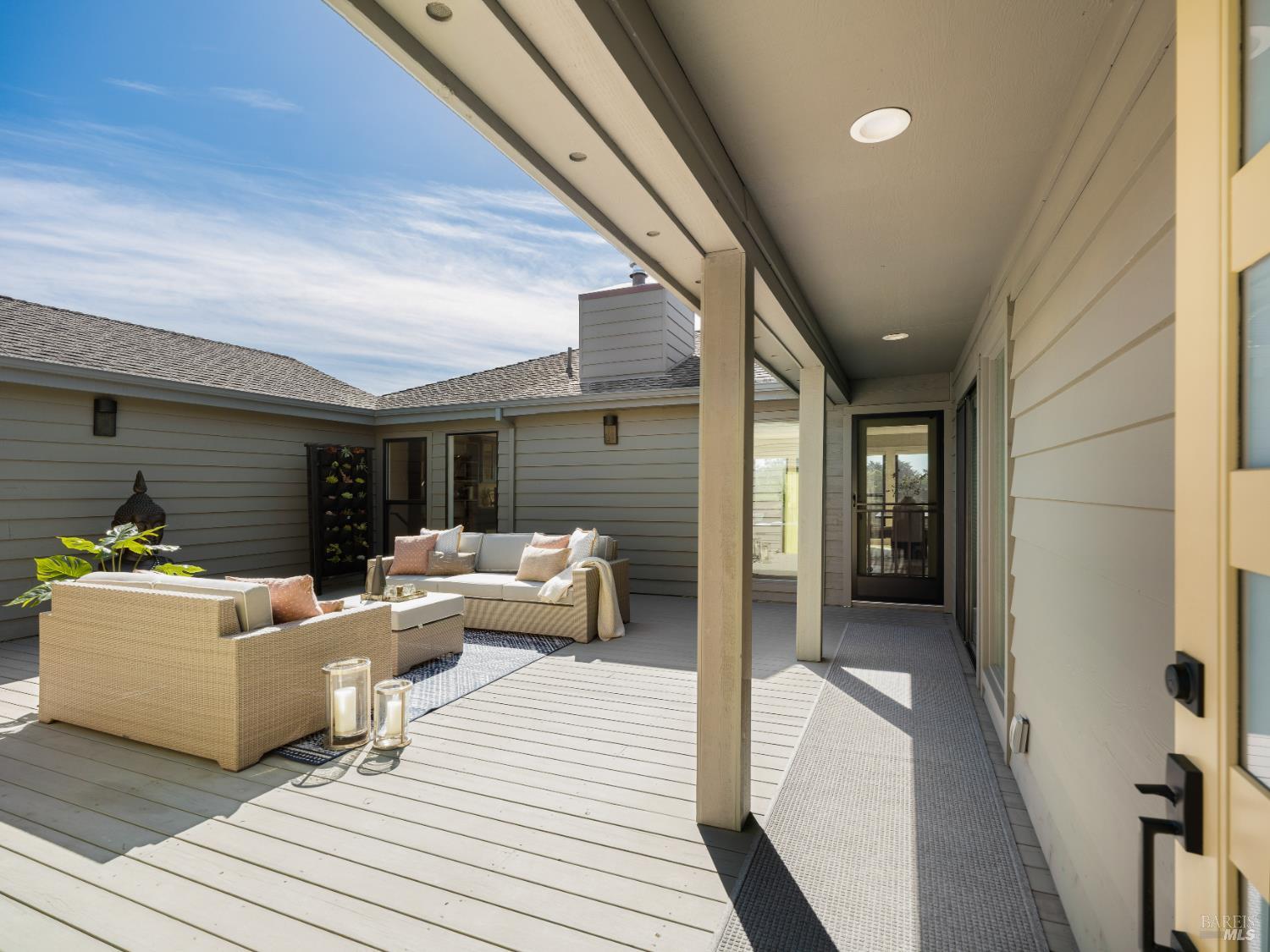 Detail Gallery Image 3 of 38 For 142 Poppy Ct, Bodega Bay,  CA 94923 - 3 Beds | 3 Baths