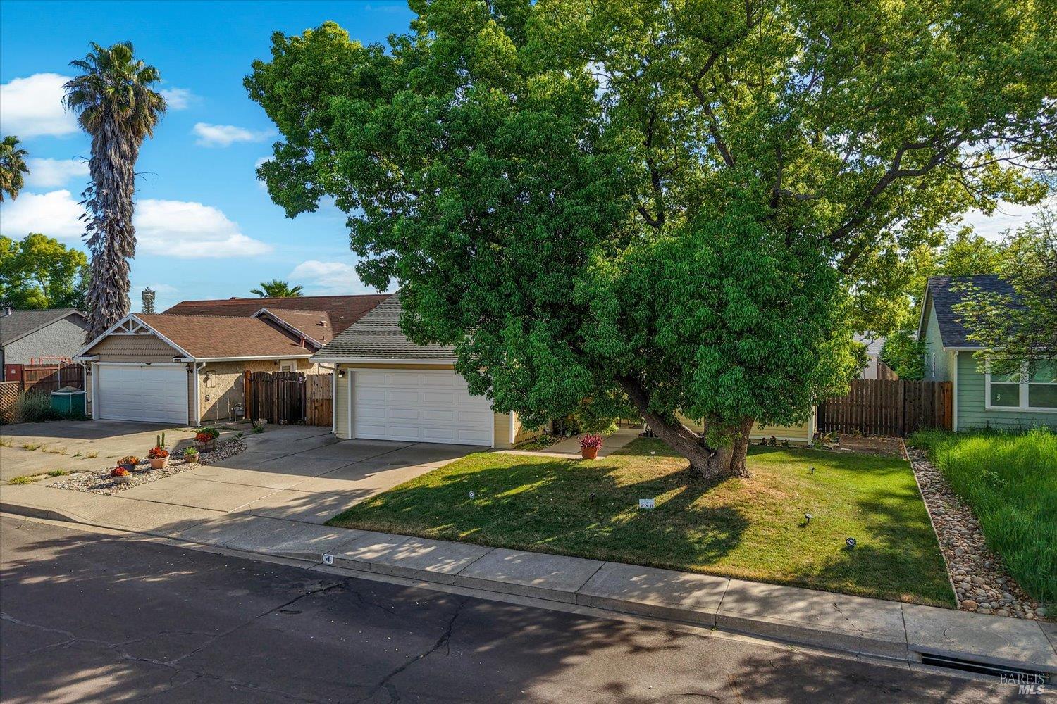 Detail Gallery Image 4 of 76 For 427 Temple Dr, Vacaville,  CA 95687 - 3 Beds | 2 Baths
