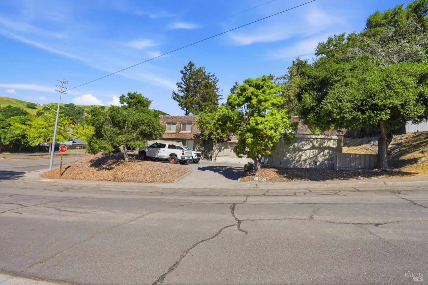 Detail Gallery Image 3 of 42 For 230 San Andreas Dr, Novato,  CA 94945 - – Beds | – Baths