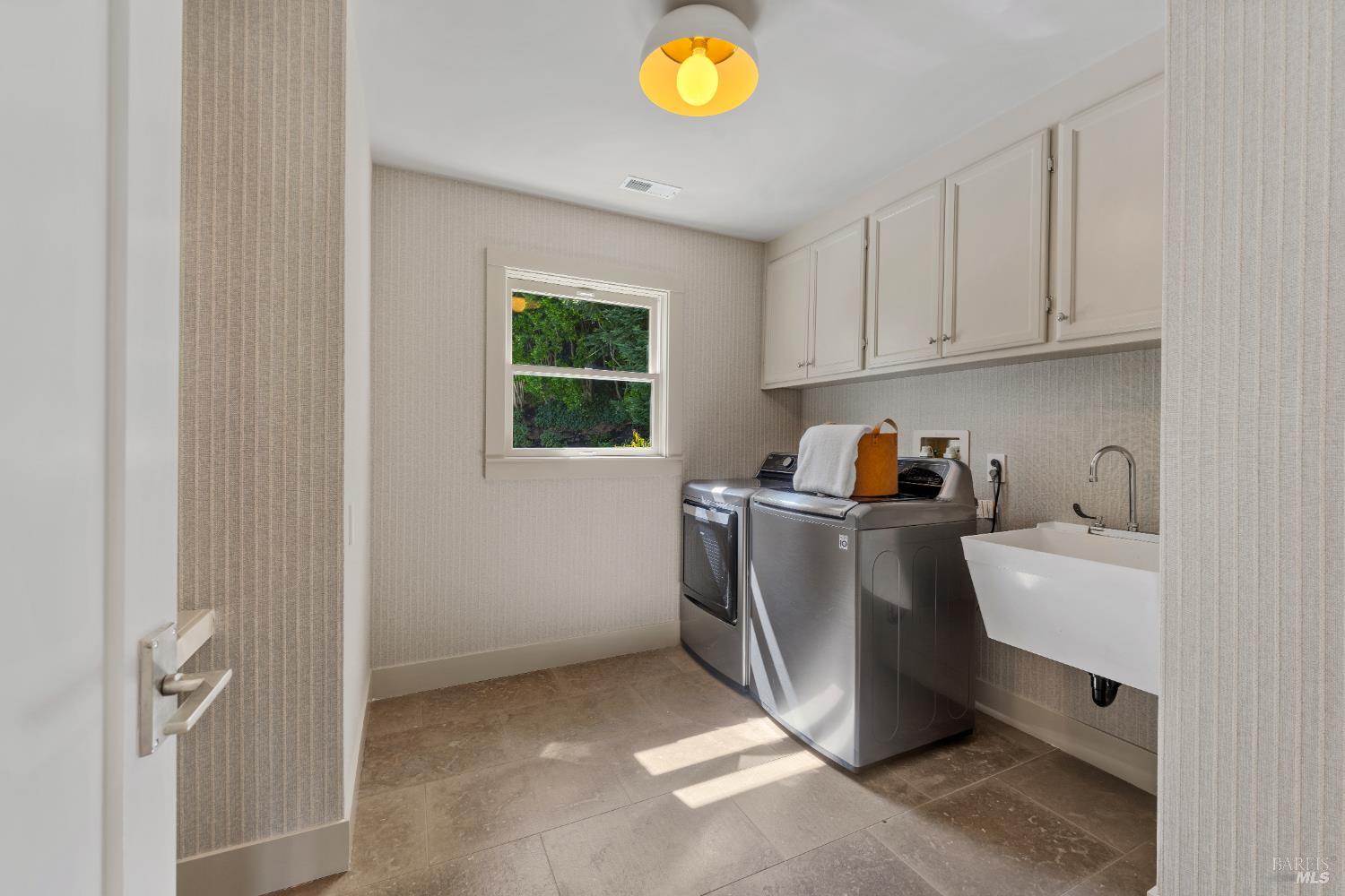 Detail Gallery Image 70 of 97 For 80 Laurel Grove Ave, Ross,  CA 94957 - 5 Beds | 5/1 Baths