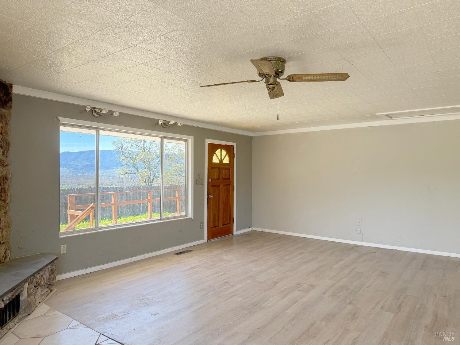 Detail Gallery Image 4 of 32 For 27150 Mendocino Pass Rd, Covelo,  CA 95428 - 2 Beds | 2 Baths