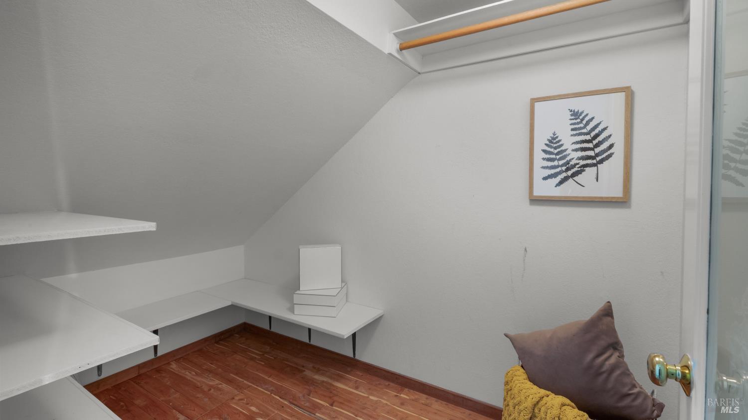 Detail Gallery Image 27 of 36 For 143 Knollwood Dr, San Rafael,  CA 94901 - 3 Beds | 2 Baths