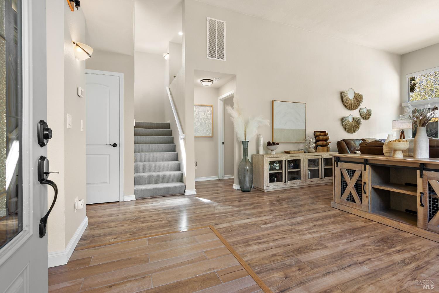 Detail Gallery Image 5 of 40 For 70 Marina Ridge Ct, Vallejo,  CA 94591 - 3 Beds | 2/1 Baths