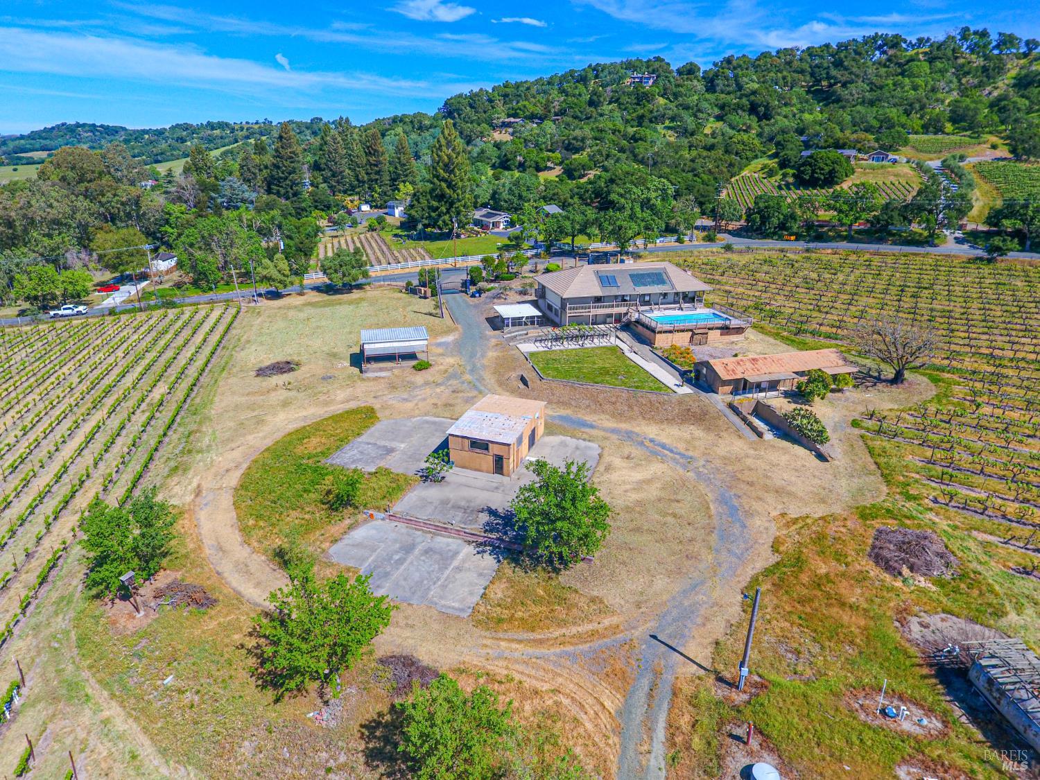 Detail Gallery Image 2 of 60 For 590 Pleasant Ave, Santa Rosa,  CA 95403 - 4 Beds | 3 Baths