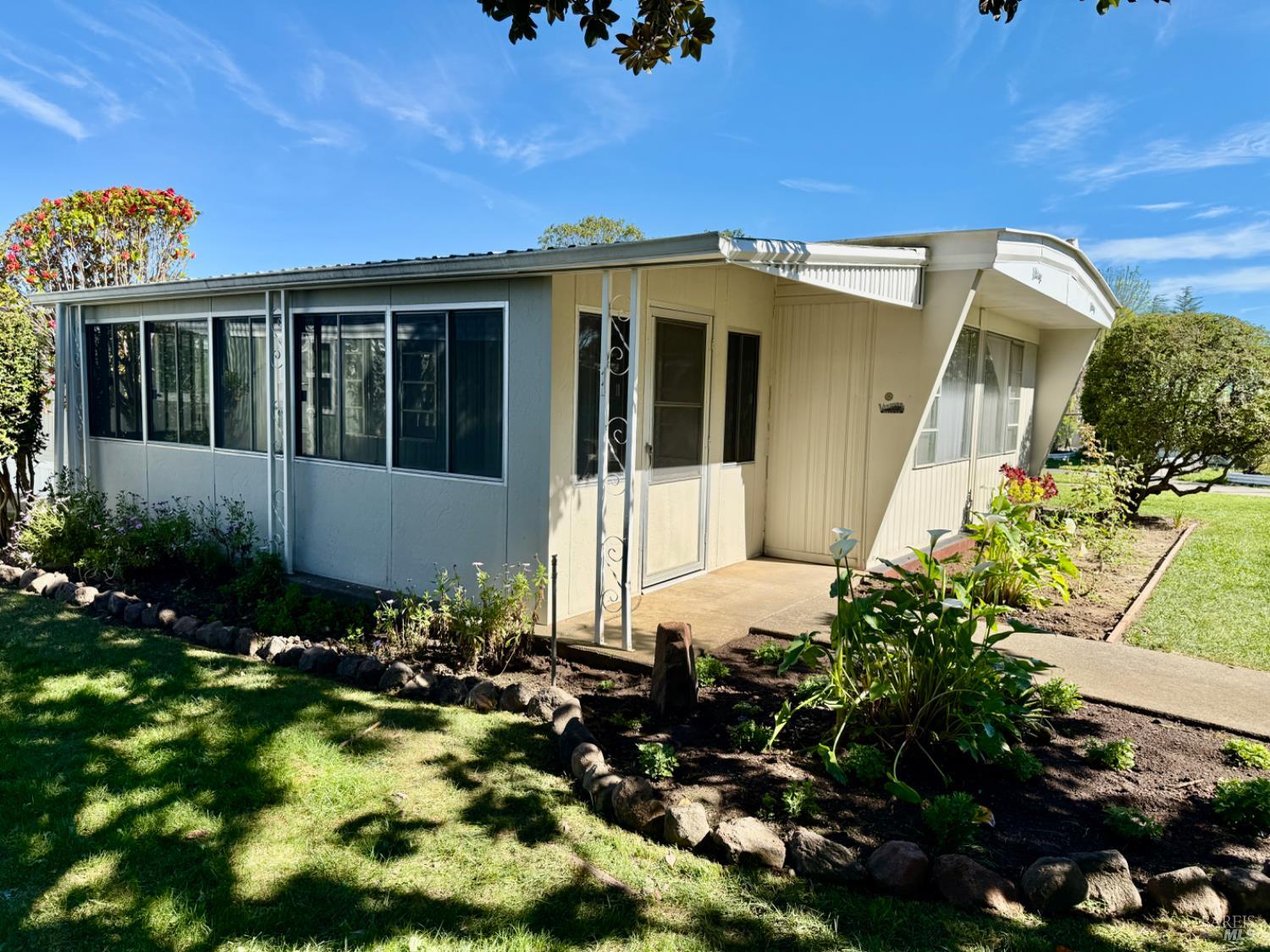 Detail Gallery Image 31 of 51 For 229 Cazares Cir, Sonoma,  CA 95476 - 2 Beds | 2 Baths