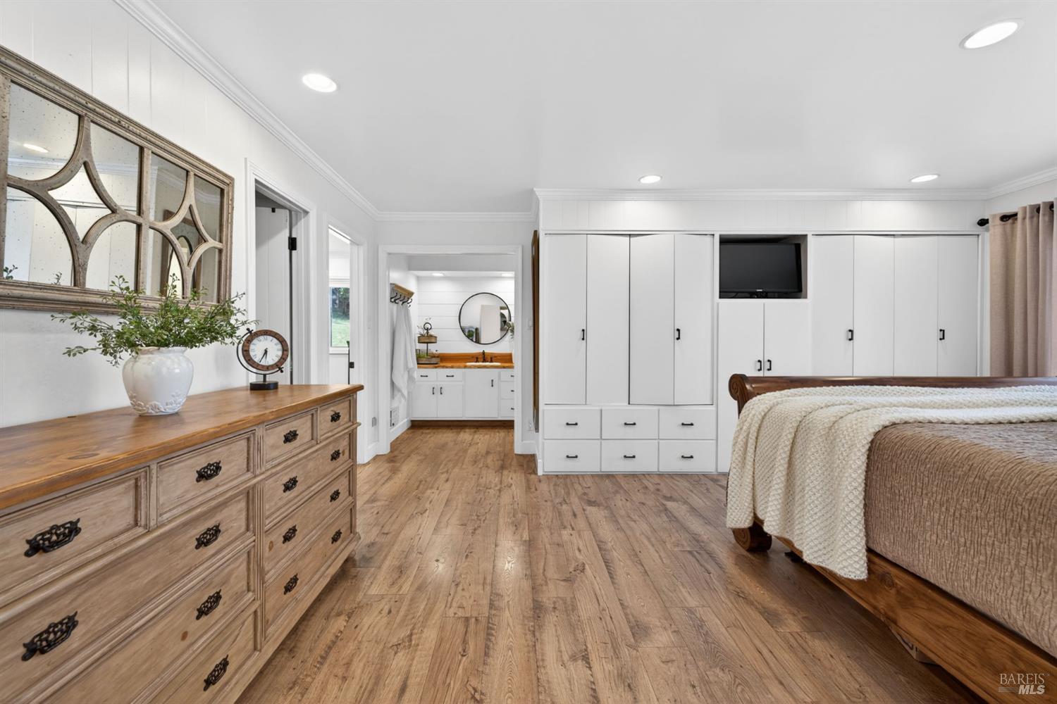 Detail Gallery Image 34 of 82 For 433 San Geronimo Valley Dr, San Geronimo,  CA 94963 - 4 Beds | 2/1 Baths