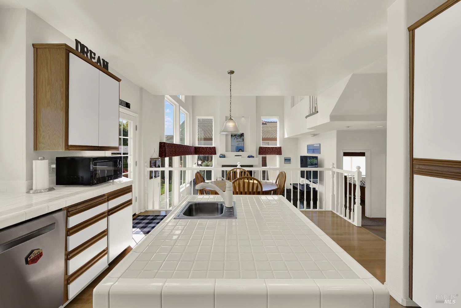 Detail Gallery Image 29 of 75 For 150 Deerglen Cir, Vacaville,  CA 95687 - 5 Beds | 3 Baths