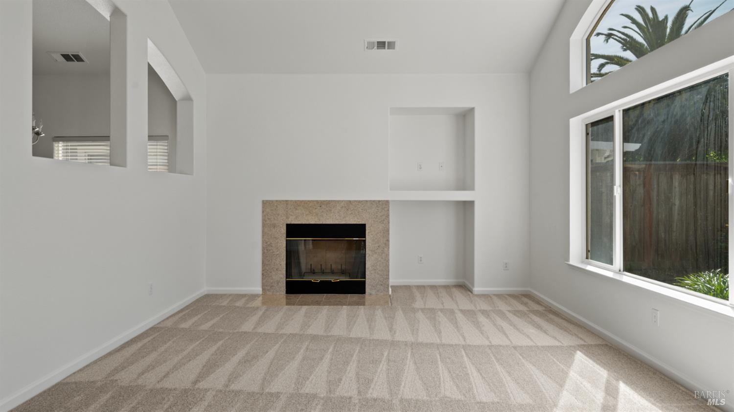 Detail Gallery Image 14 of 49 For 587 Abbey Dr, Fairfield,  CA 94534 - 3 Beds | 3 Baths