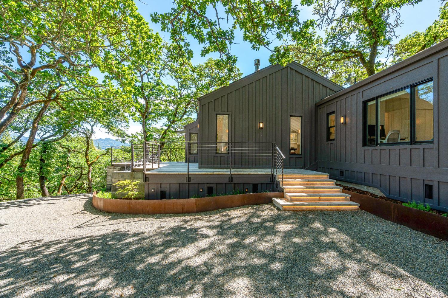 Detail Gallery Image 4 of 53 For 807 Wild Oak Dr, Santa Rosa,  CA 95409 - 3 Beds | 3/1 Baths